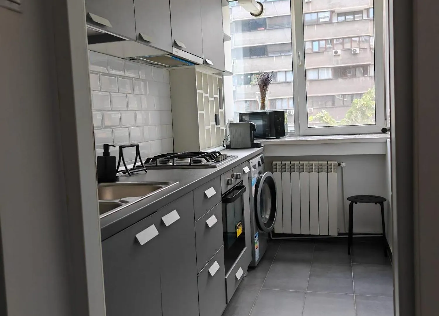 Yellow Apartment In Bucareste