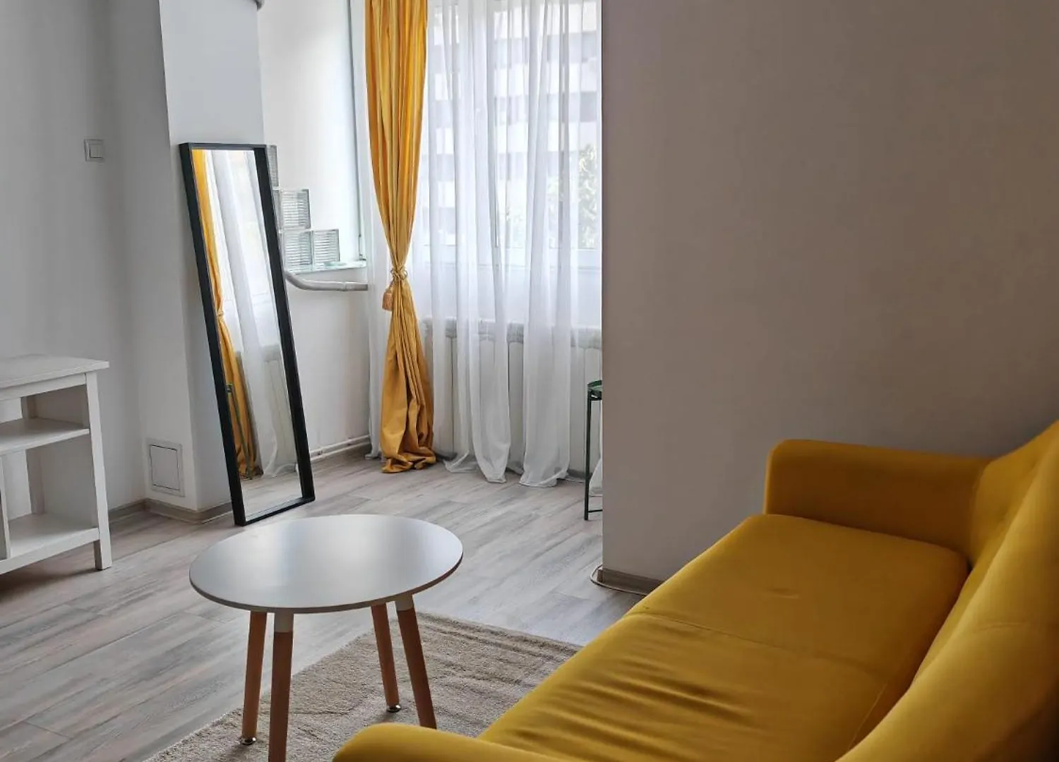 Yellow Apartment In 부쿠레슈티 루마니아